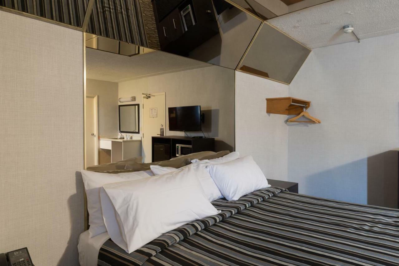 טורונטו Deluxe Inn מראה חיצוני תמונה